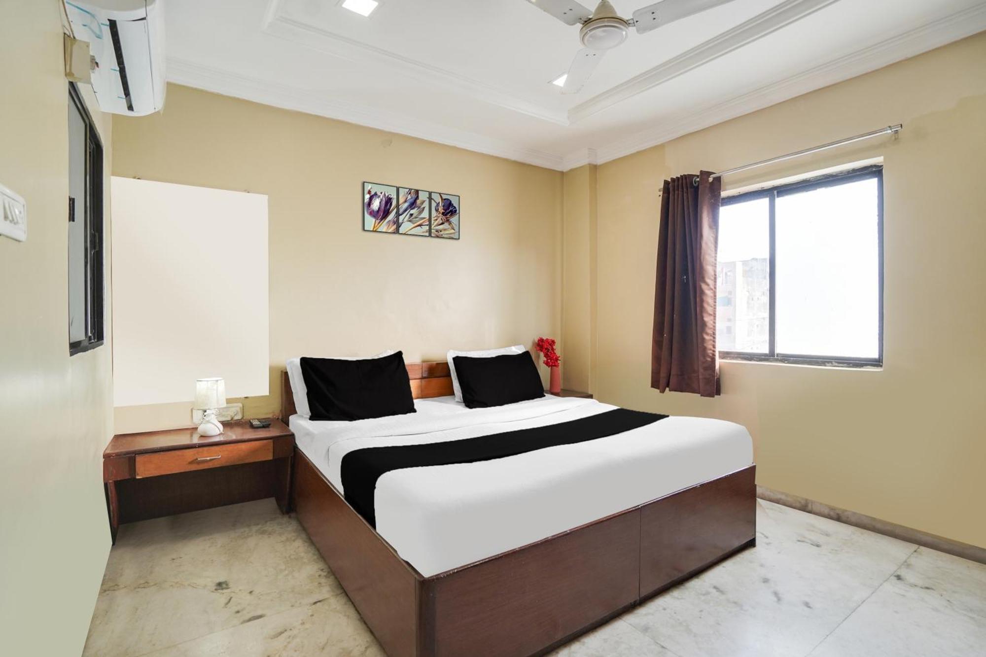 Super Hotel O Pithampur Formerly Ganga Residency Akolia Eksteriør billede