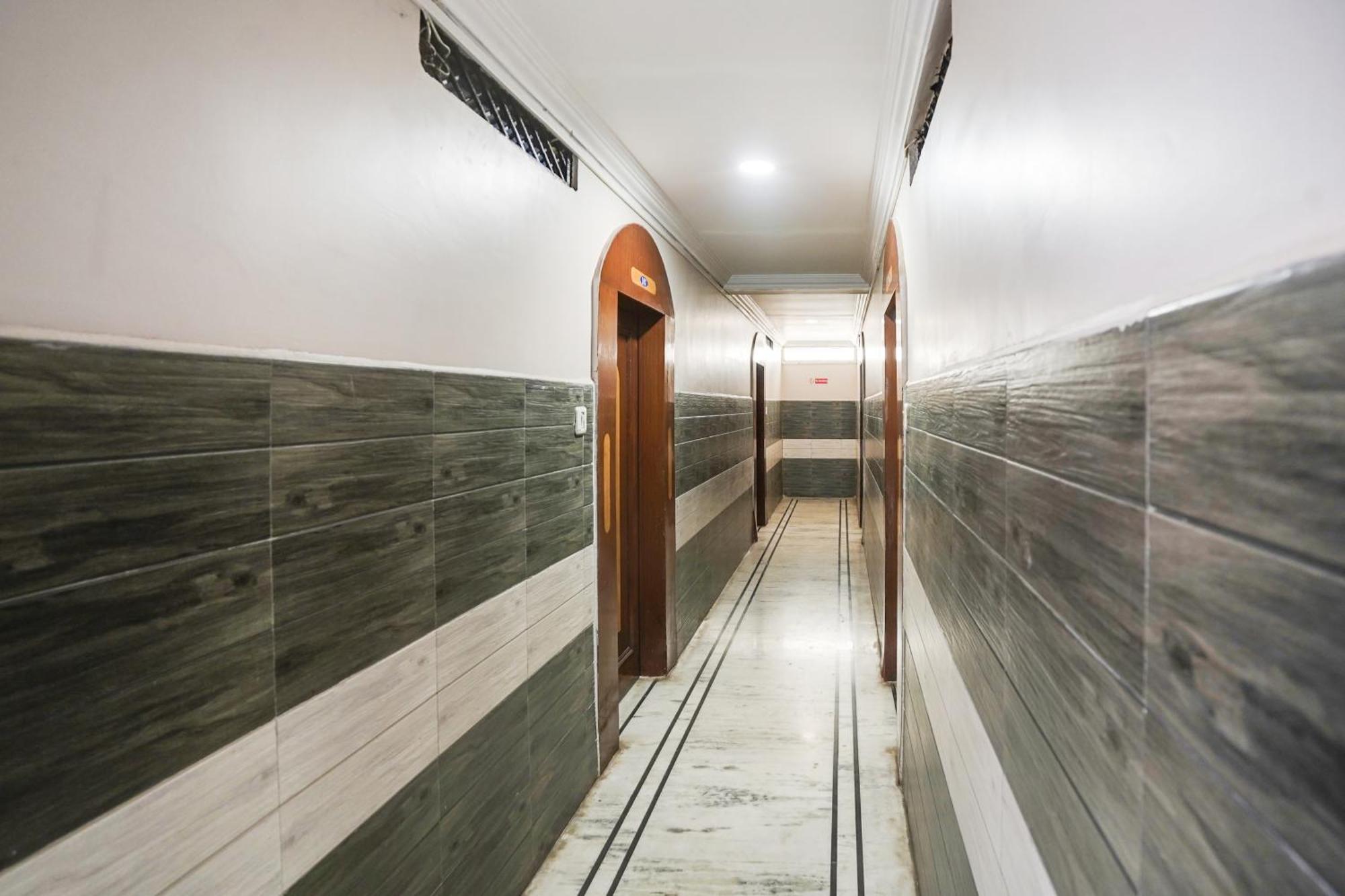 Super Hotel O Pithampur Formerly Ganga Residency Akolia Eksteriør billede