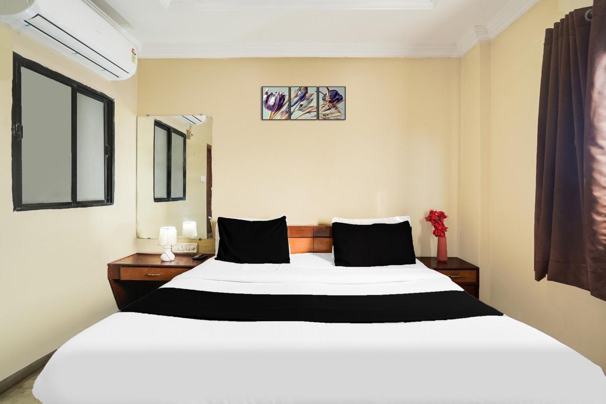 Super Hotel O Pithampur Formerly Ganga Residency Akolia Eksteriør billede