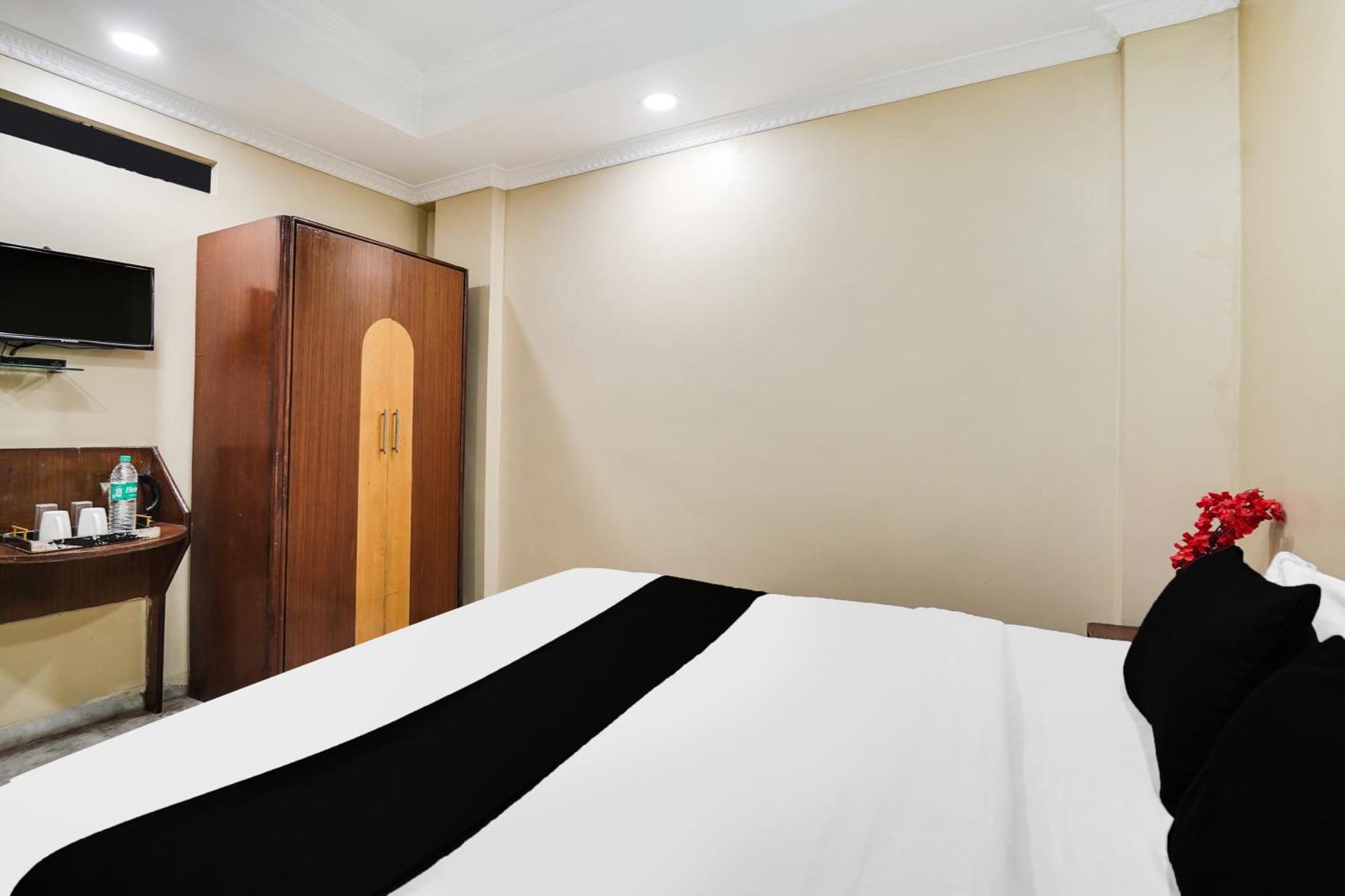 Super Hotel O Pithampur Formerly Ganga Residency Akolia Eksteriør billede