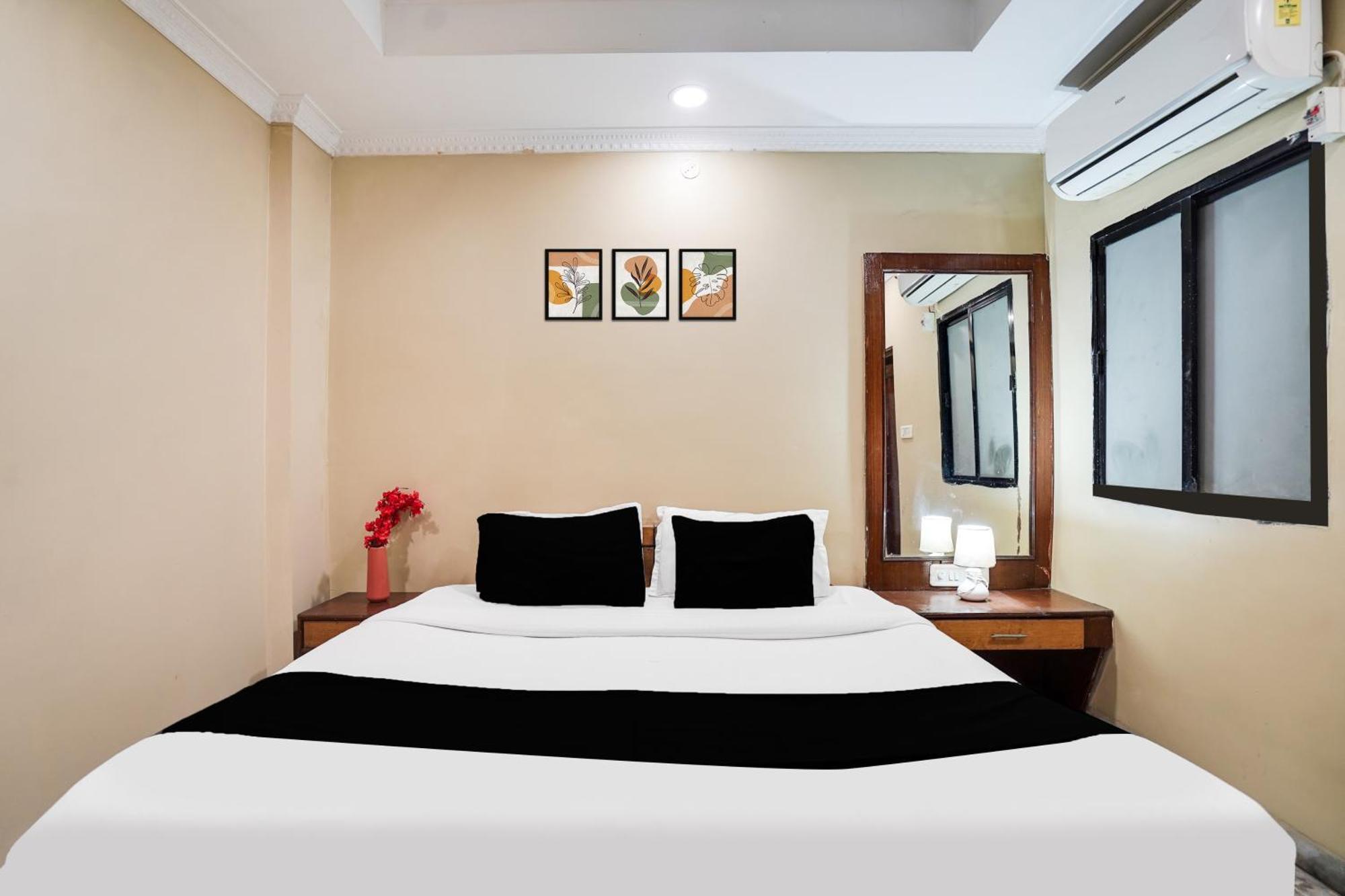 Super Hotel O Pithampur Formerly Ganga Residency Akolia Eksteriør billede