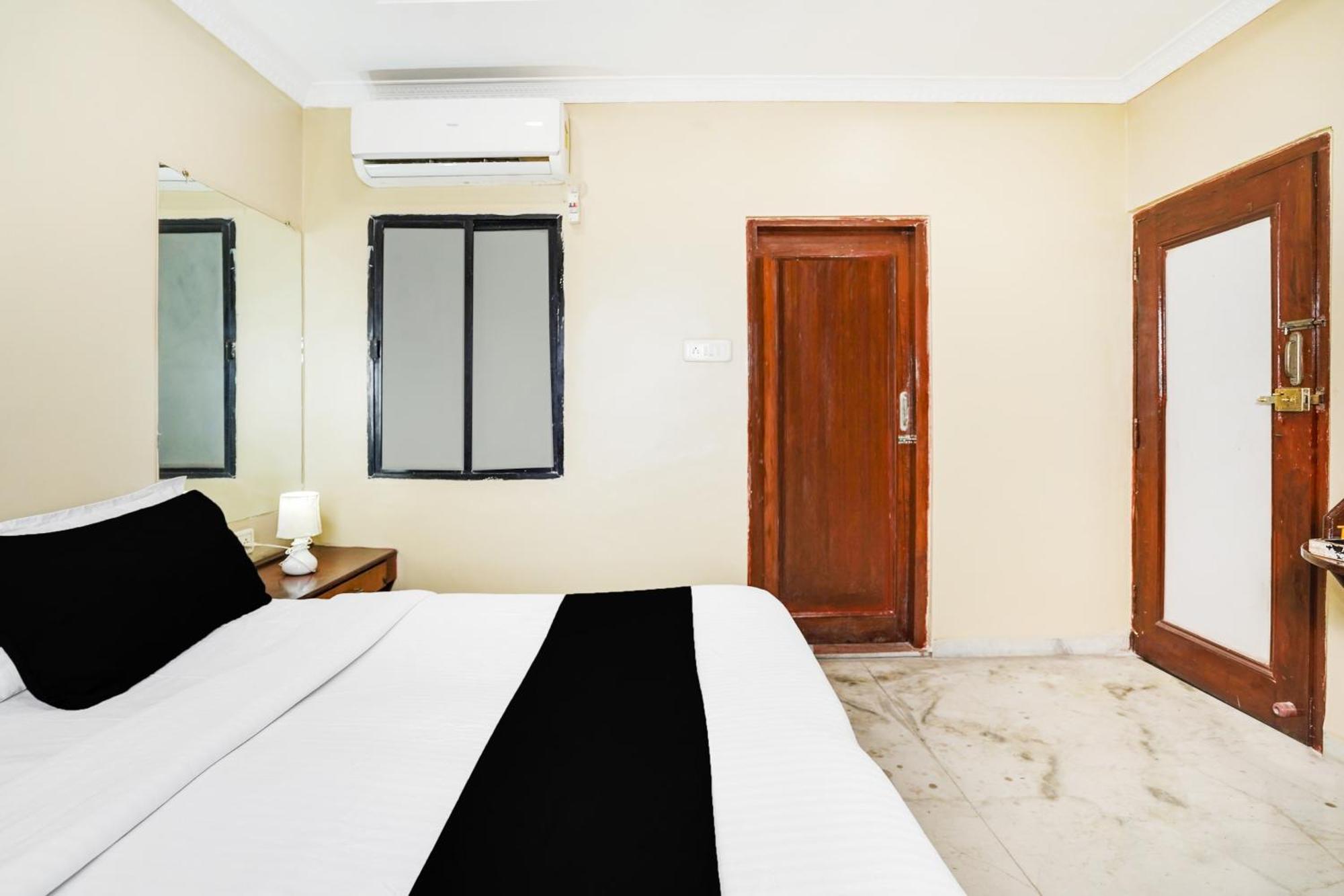 Super Hotel O Pithampur Formerly Ganga Residency Akolia Eksteriør billede