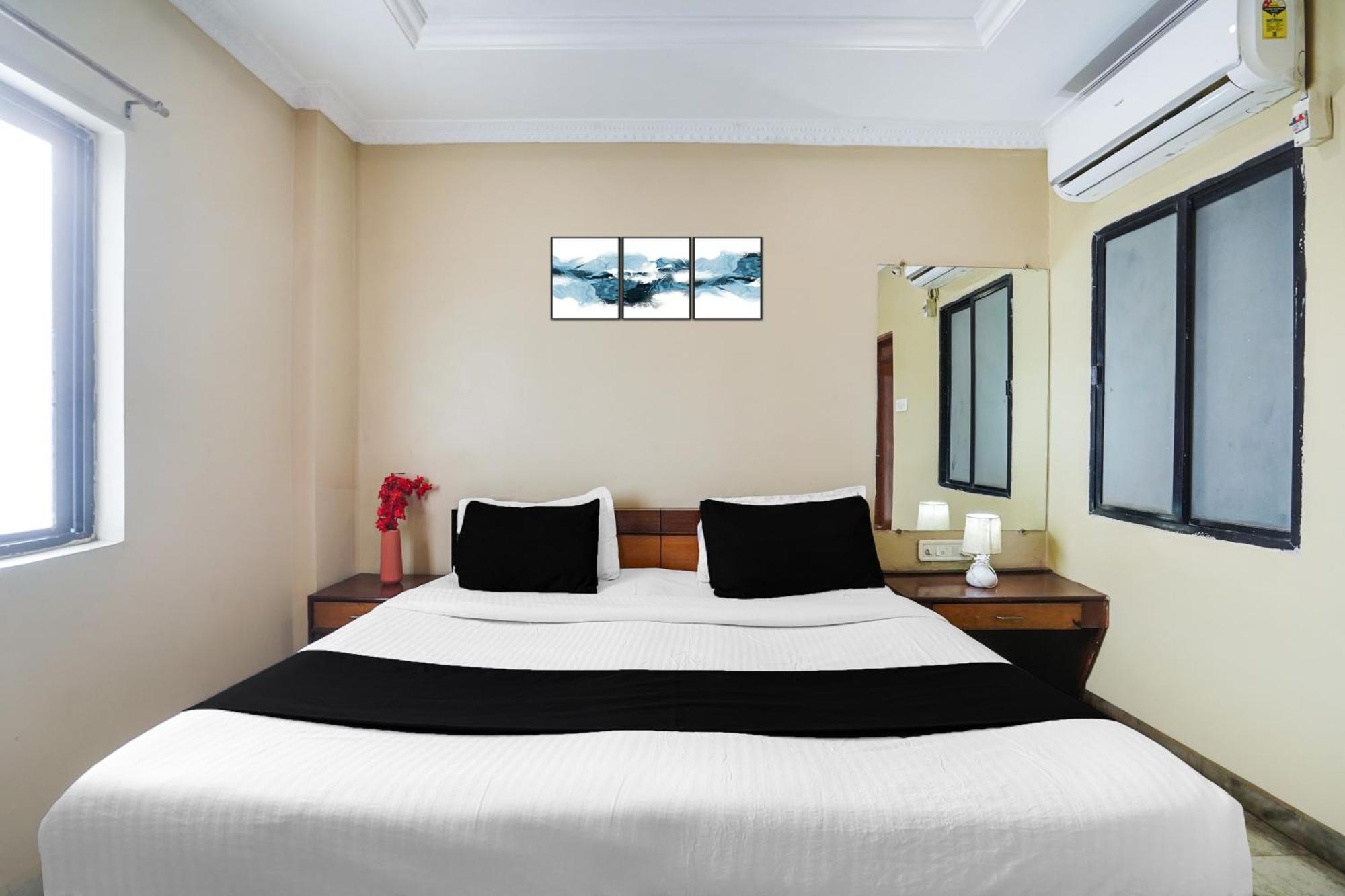 Super Hotel O Pithampur Formerly Ganga Residency Akolia Eksteriør billede