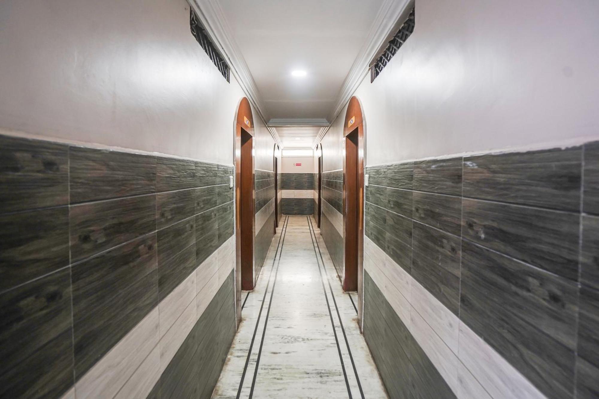 Super Hotel O Pithampur Formerly Ganga Residency Akolia Eksteriør billede