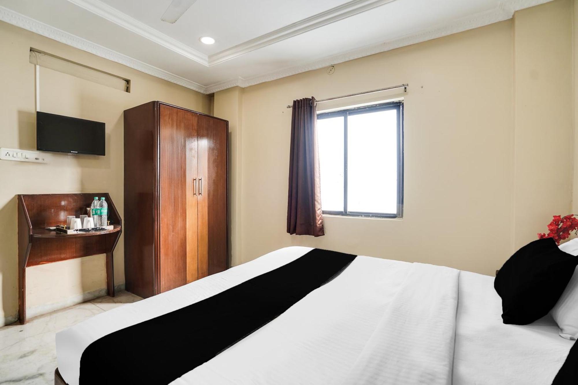 Super Hotel O Pithampur Formerly Ganga Residency Akolia Eksteriør billede