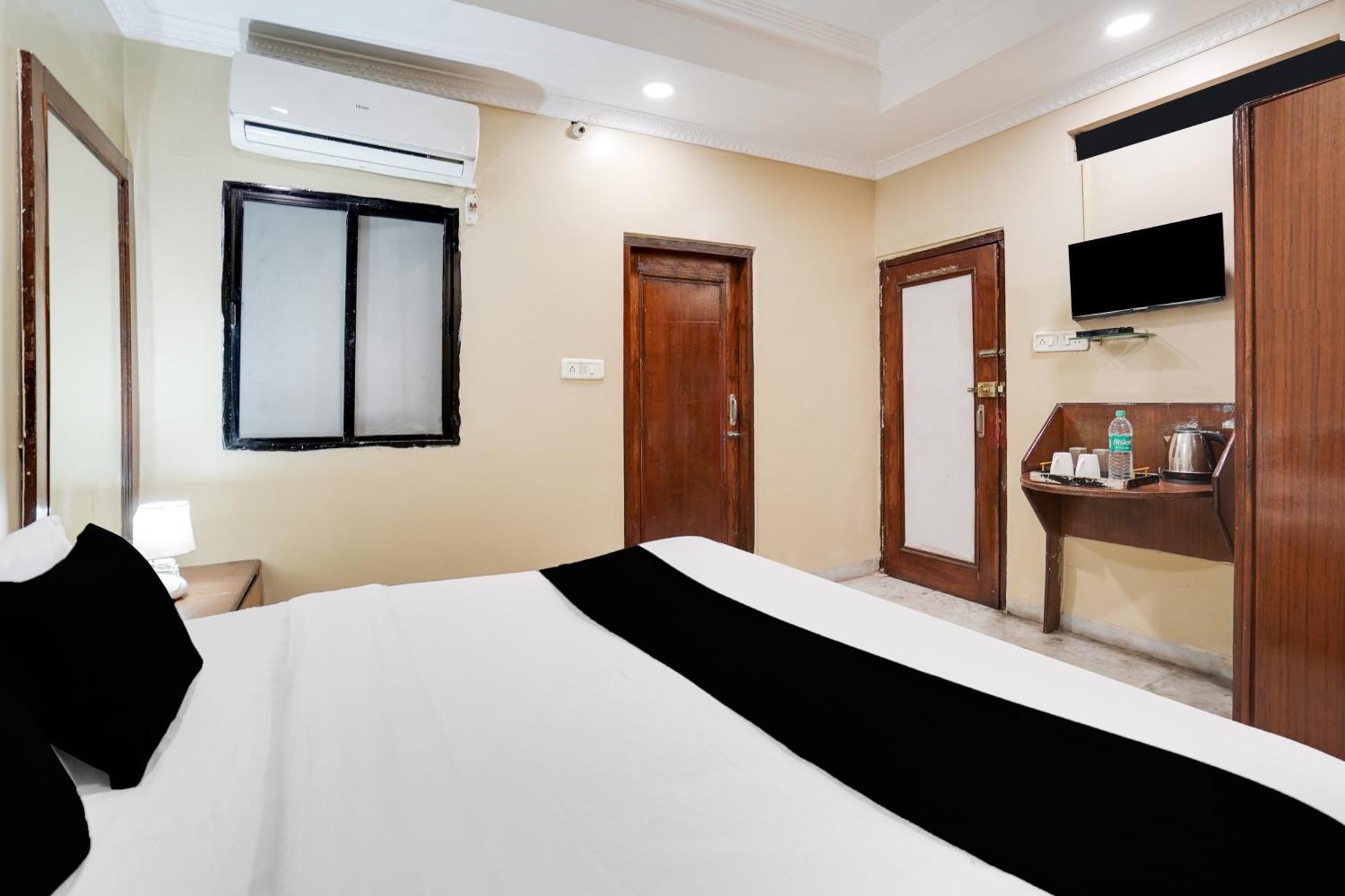 Super Hotel O Pithampur Formerly Ganga Residency Akolia Eksteriør billede